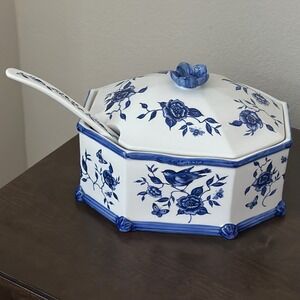 Cracker Barrel Blue Bliss Soup Tureen with Ladle Blue Floral Bird Design Octagon